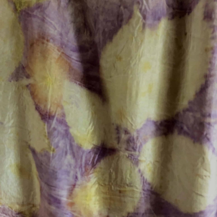 Lilac pongé silk with ecoprint of chestnut and blackberry leaves , among others - No Trace (3)