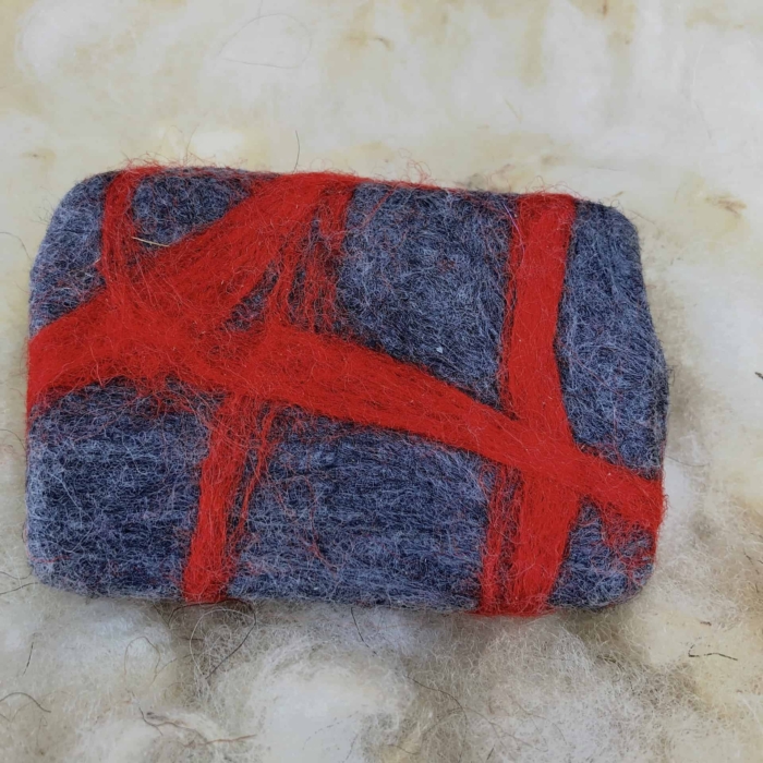 Olive oil soap with sandalwood scent in grey-red (2)